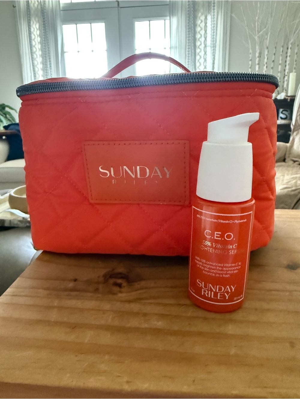 Sunday Riley C.E.O. 15% Vitamin C Brightening Serum -with large cosmetic bag!!
